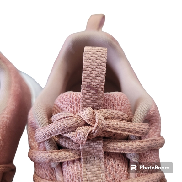 Puma Women's Tennis Shoes size 7 Pink Coral Color Speckled Soles Lace Up - Picture 8 of 8